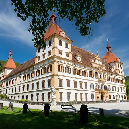 Апартаменти In *